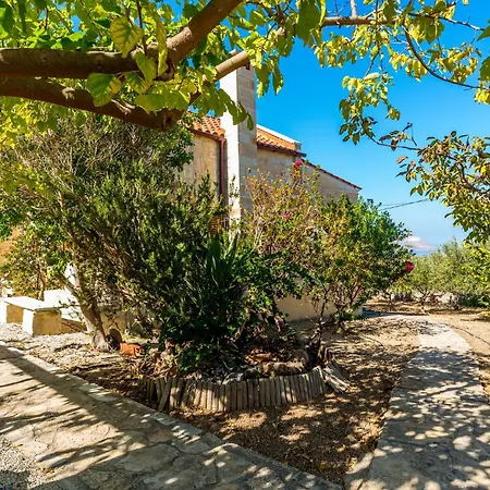 Urania -st George Retreat By Apokoronas * Kokkino Chorio